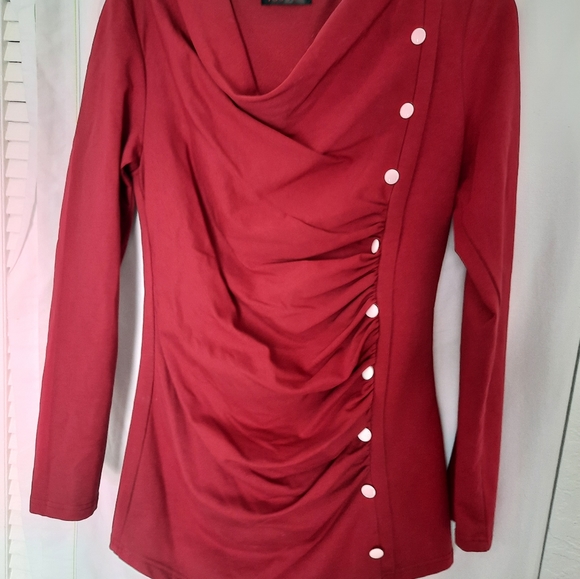 Vessos Maroon Cowl Neck Ruched Button Front Asymmetrical Hem Women Top Size M - Picture 3 of 9